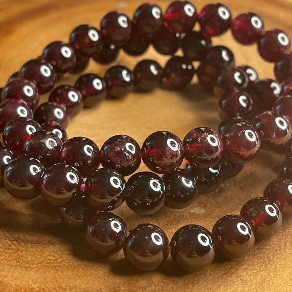 Garnet deep red stretch beaded bracelet 7” crystal healing beads 8mm high qualit